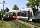 Deutschland: Lkw kracht gegen Brücke & Kleinlaster kollidiert mit Straßenbahn