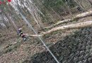 Oö: Baum stürzt bei einen Sturm über die Straße