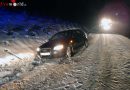 Stmk: Pkw weicht einem Schneepflug aus und ruscht in den Straßengraben