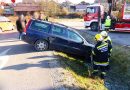 Nö: Pkw fuhr auf einem Parkplatz in den Graben