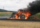 Nö: Traktor am Feld in Brand geraten