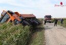 Nö: Fahrzeug der Straßenmeisterei in Kotzendorf auf Abwegen