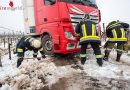 Nö: Aufwendige Bergung eines Sattelzugs in Oberloiben (+Video)