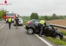 Nö: Pkw steckt auf der B218 unter einer Leitschiene (+Video)