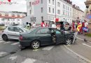 Stmk: Zwei Fahrzeuge kollidieren im Kreuzungsbereich
