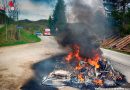 Nö: Moped-Auto komplett abgebrannt