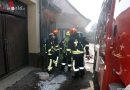 Nö: Brand in einem Innenhof weitet sich aufs Wohnhaus aus