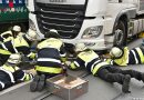 D: Fußgänger von Lkw erfasst und eingeklemmt