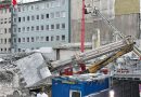 D: Bagger bricht in eine Baugrube ein