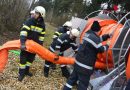 Stmk: Ölfilm auf der Mur im Bezirk Leoben