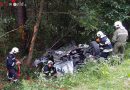 Stmk: Auto landete nach 40 Meter Flug am Dach – Fahrer schwer Verletzt