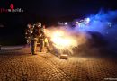 Oö: Polizei-Funkstreife hält Fahrzeugbrand in Schach, Feuerwehr löscht endgültig