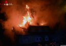 Nö: Wohnhaus beim Eintreffen der Feuerwehr in Vollbrand