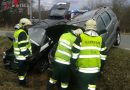 Stmk: Zwei Pkw landen nach Kollision im Straßengraben