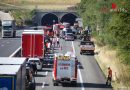 Oö: Person vor Tunnelportal schwer im Fahrzeug eingeklemmt