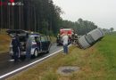 Nö: Pkw nach Verkehrsunfall seitlich auf Böschung liegen geblieben