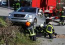 Oö: Auto bei Verkehrsunfall in Altmünster in Sträuchern gelandet