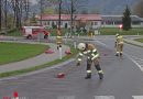 Oö: Sechs Feuerwehren bei Ölaustritt auf Fahrbahn in Ebensee im Einsatz