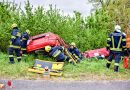 Oö: Pkw für Einsatzübung aus 35 m abgeworfen