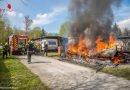 Oö: Wohnwagen in Alkoven in Vollbrand