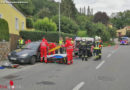 Nö: Feuerwehr entfernt Fahrzeugtür nach Verkehrsunfall in Oberradlberg (St. Pölten)