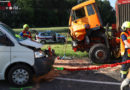 Oö: Kollision zwischen Lkw und Schulkleinbus → drei Verletzte