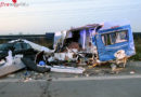 D: Lkw fuhr auf stehendes Wohnwagengespann auf