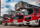 D: Feuerwehr holt 24 Personen von defektem Kettenkarusell in Halle