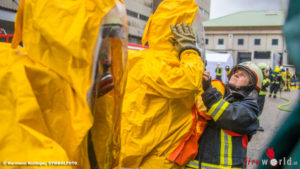 Symbol_Gefahrgut_1 D: Gefahrguteinsatz mit anschließendem Feuer auf Werksgelände in Bremerhaven