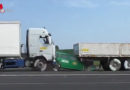 Crash-Test: Lkw mit 43 km/h auf Pkw vor Lkw …