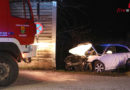 Oö: Auto kracht bei Ried / Traunkreis gegen Lärmschutzwand