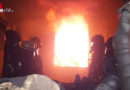 D: FF Tönisvorst trainiert im holzbefeuerten Brandcontainer