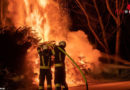 Oö: Wieder Brand in Enns → Holzstapel in Flammen