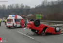 Oö: Verkehrsunfall auf der B122 → Auto landet auf dem Dach