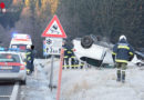 Oö: Autoüberschlag auf der Leonfeldnerstraße B 126