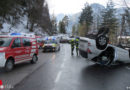 Oö: Autodachlandung bei Kollision mit Lkw am Pötschenpass