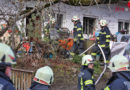 Oö: Schwierige Löscharbeiten bei Brand in einem Wohnhaus in Gmunden