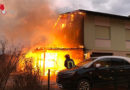 Schweiz: Carport-Feuer greift auf Wohnhaus über