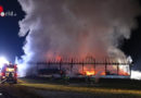 Oö: 10 Wehren bekämpfen Maschinenhallenbrand in Waizenkirchen