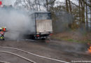 D: Brennender Kleintransporter auf Parkplatz in Evendorf