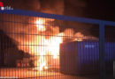 D: Brennende Bürocontainer beim Abfallwirtschaftshof in Rendsburg