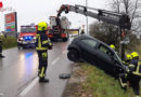 Oö: Pkw-Lenkerin samt Fahrzeug aus Schräglage befreit und geborgen