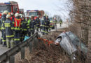 Oö: Pkw in Wolfsegg gegen Baum geprallt