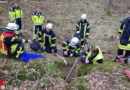 D: Feuerwehr rettet jungen Mann aus Bunkerruine