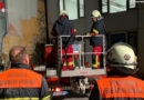 D: Cobra-Löschsystem bei Fassadenbrand in Hamburg im Einsatz