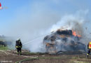 D: Rund 40 Rundballen brannten auf Bauernhof
