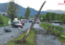 Tirol: Pkw nach Anprall an Baum auf Straße zurückgeschleudert