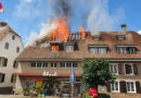 Schweiz: Schadensreicher Dachstuhlbrand bei Mehrparteienhaus in Kaiseraugst