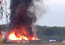 D: Lagerhallen-Vollbrand mit kleineren Explosionen in Kaarst