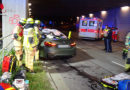 Bayern: Pkw in Regensburg gegen Brückenpfeiler → Lenker klemmt im Auto